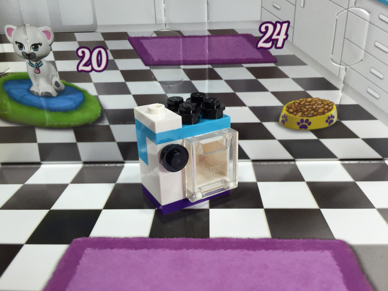 Illustration for article titled Review: Lego Friends, City, Star Wars advent calendars--day 11